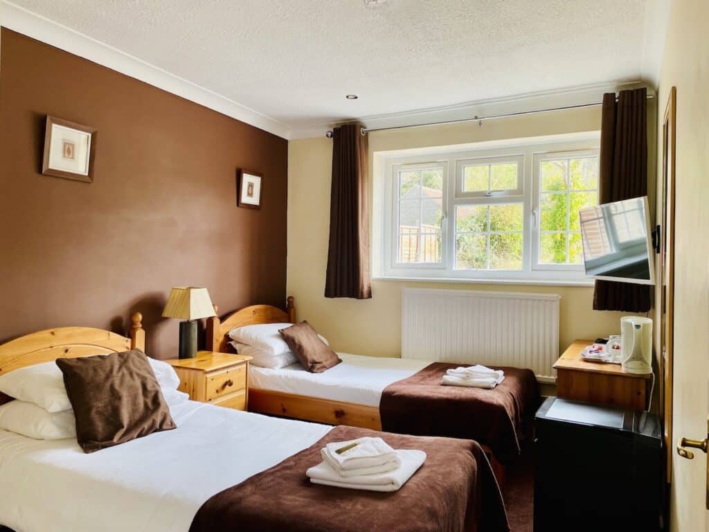 Old Pound Inn - Langport - Accommodation - A Twin Room En Suite